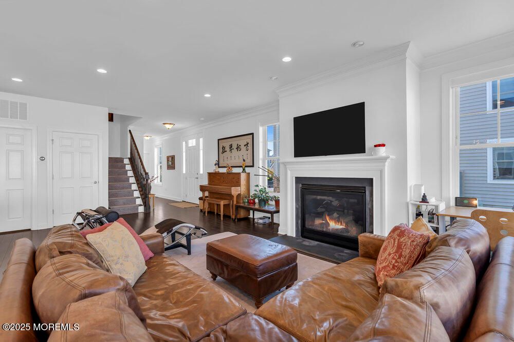 Fireplace, Interior, Living room, Piano, Recessed Lighting