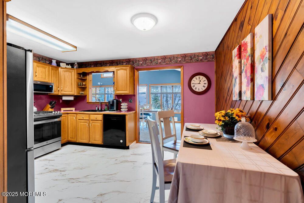 Dining room, Interior, Kitchen, Marble, Tile Countertops