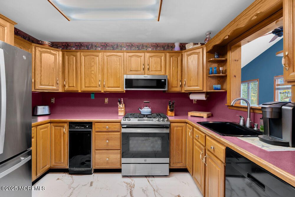 Interior, Kitchen, Marble, Stainless Steel Appliances