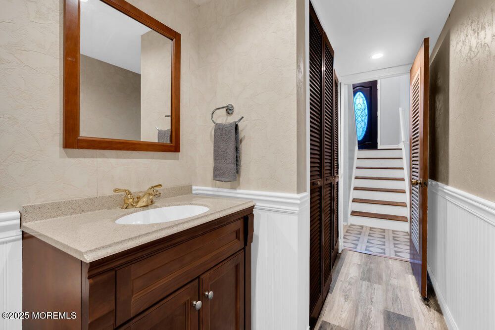 Bathroom, Interior, Recessed Lighting, Wood Texture Flooring