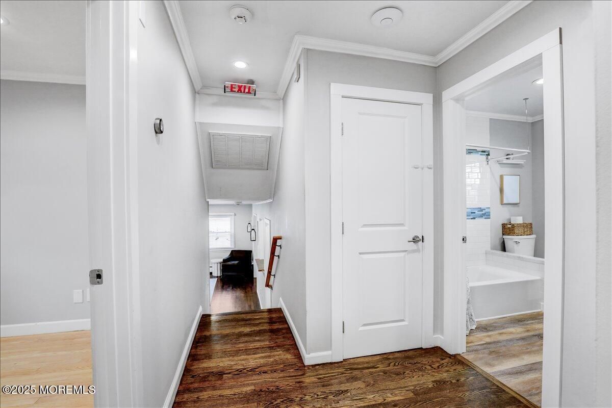 Bathroom, Interior, Recessed Lighting, Wood Texture Flooring