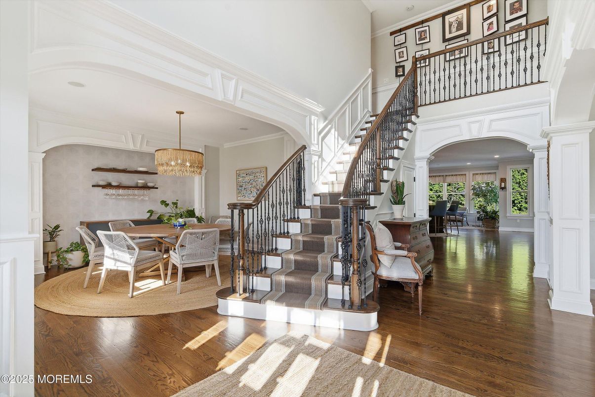 Chandelier, Dining room, Interior, Recessed Lighting, Wood Texture Flooring