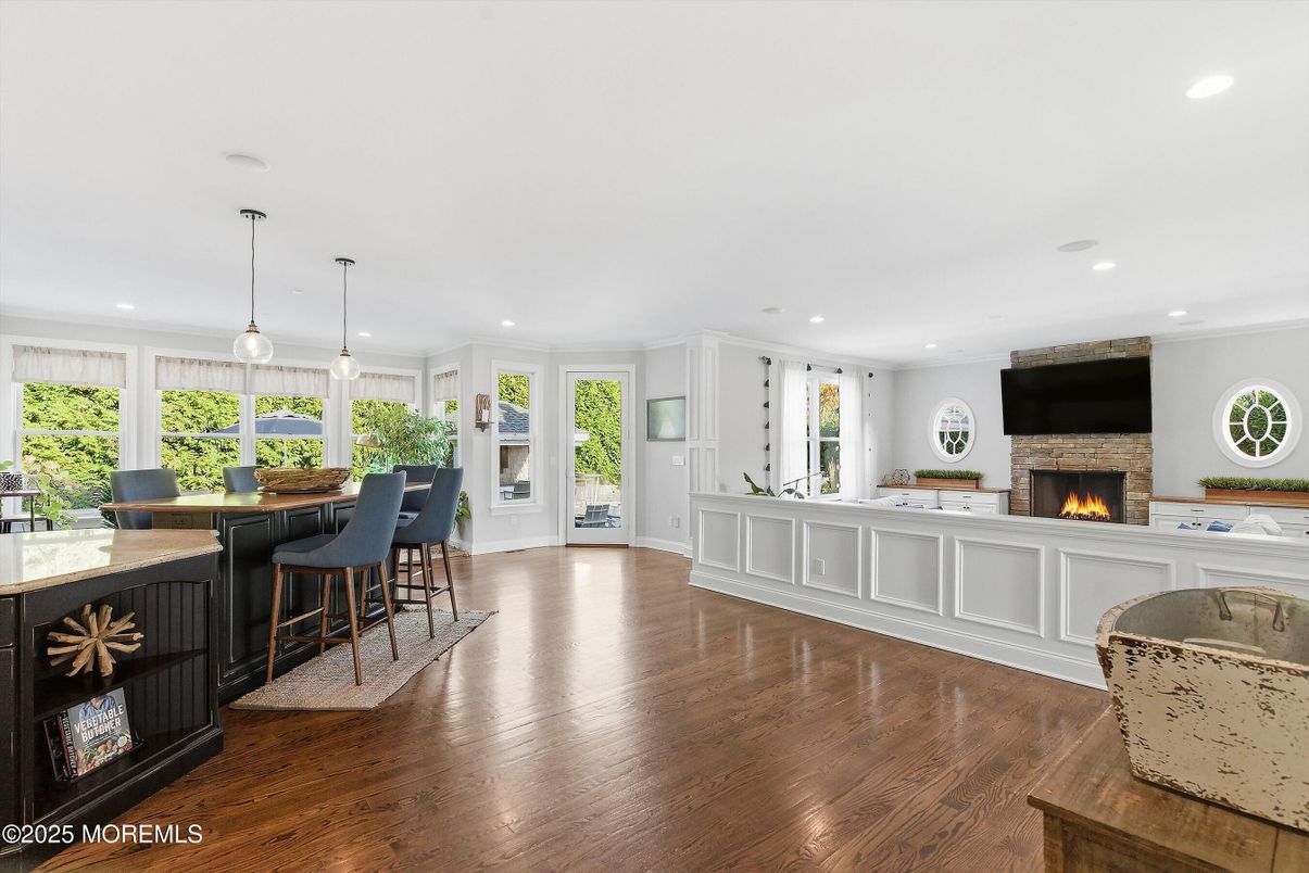 Fireplace, Interior, Kitchen, Pendant Lights, Recessed Lighting, Wood Texture Flooring