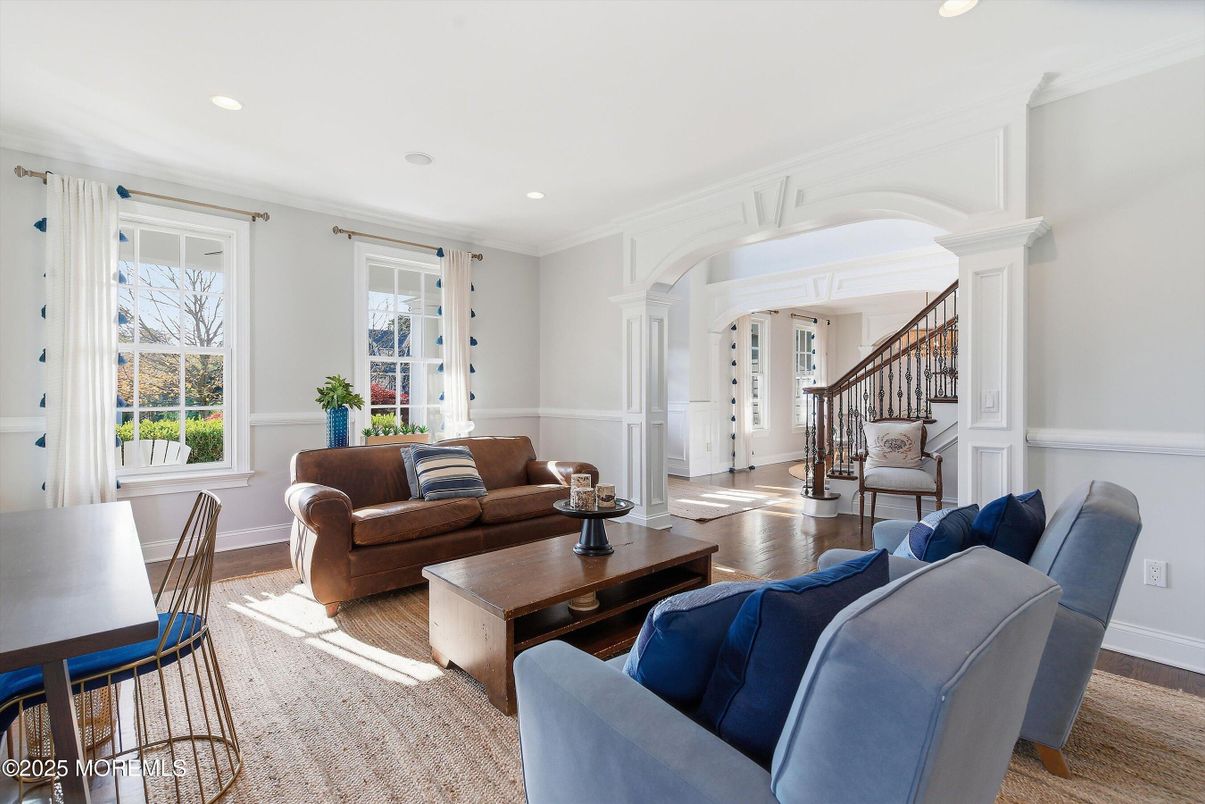 Interior, Living room, Recessed Lighting, Wood Texture Flooring