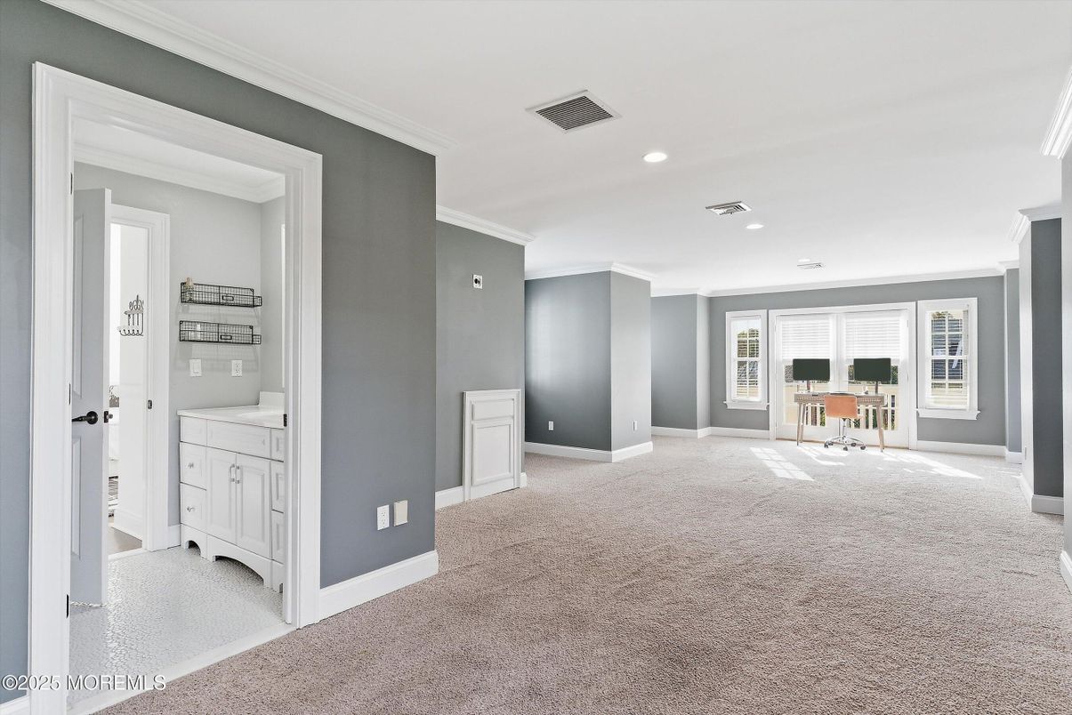 Bathroom, Interior, Recessed Lighting