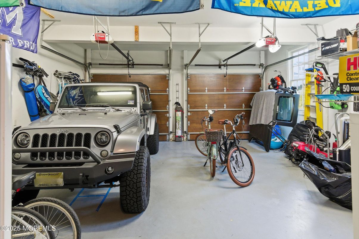 Garage, Interior