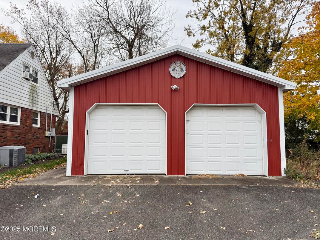 Detached Garage, Exterior