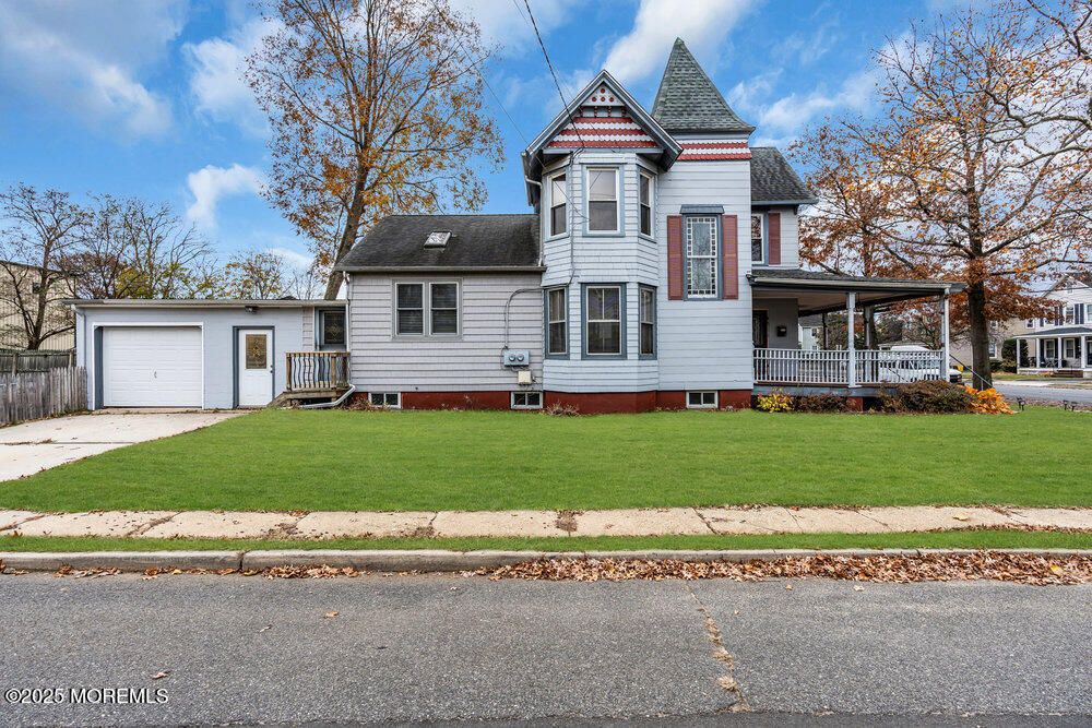 Attached, Backyard, Detached Garage, Exterior, Facade, Queen Anne Victorian