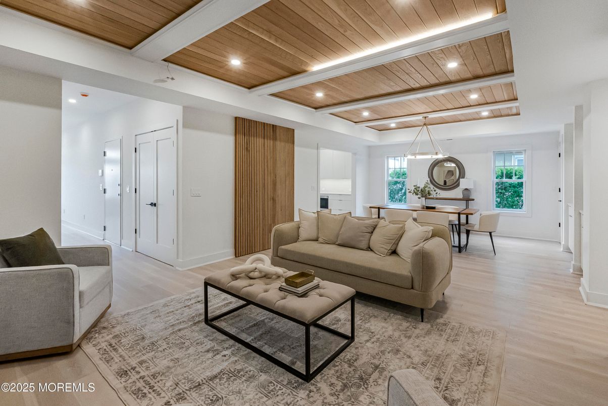 Dining room, Interior, Living room, Pendant Lights, Recessed Lighting, Wooden Ceilings, Wood Texture Flooring