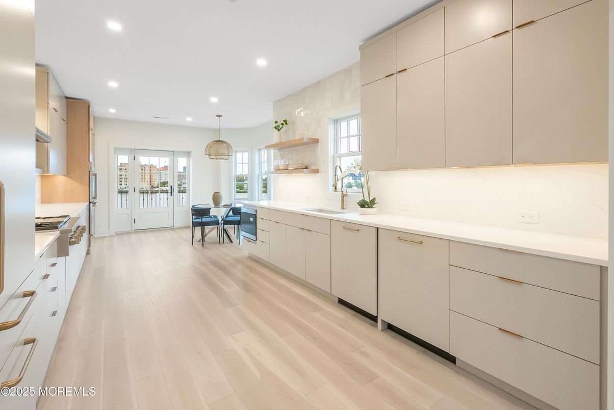 Dining room, Interior, Kitchen, Pendant Lights, Recessed Lighting, Wood Texture Flooring