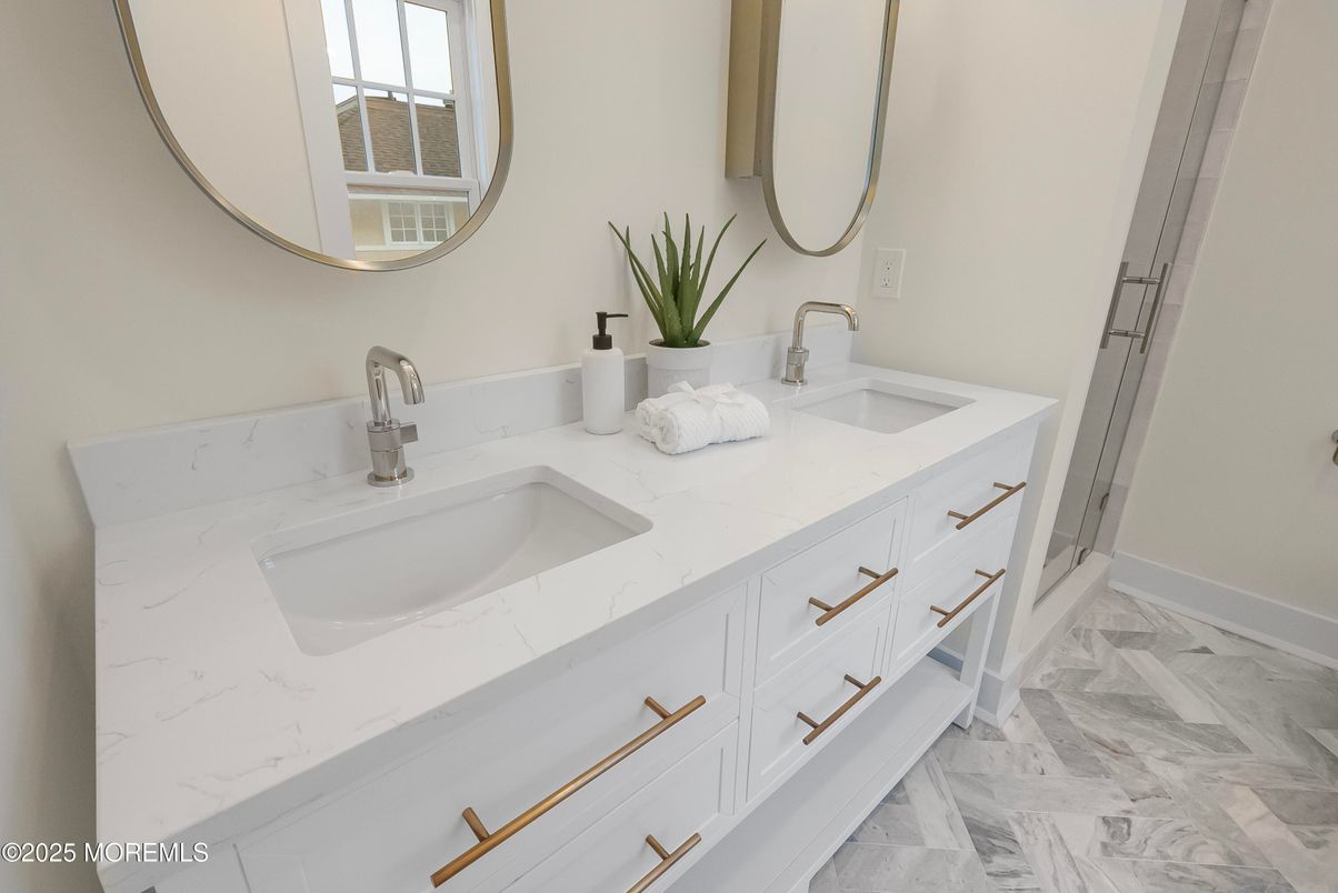 Bathroom, Dual Sink Vanities, Interior, Marble