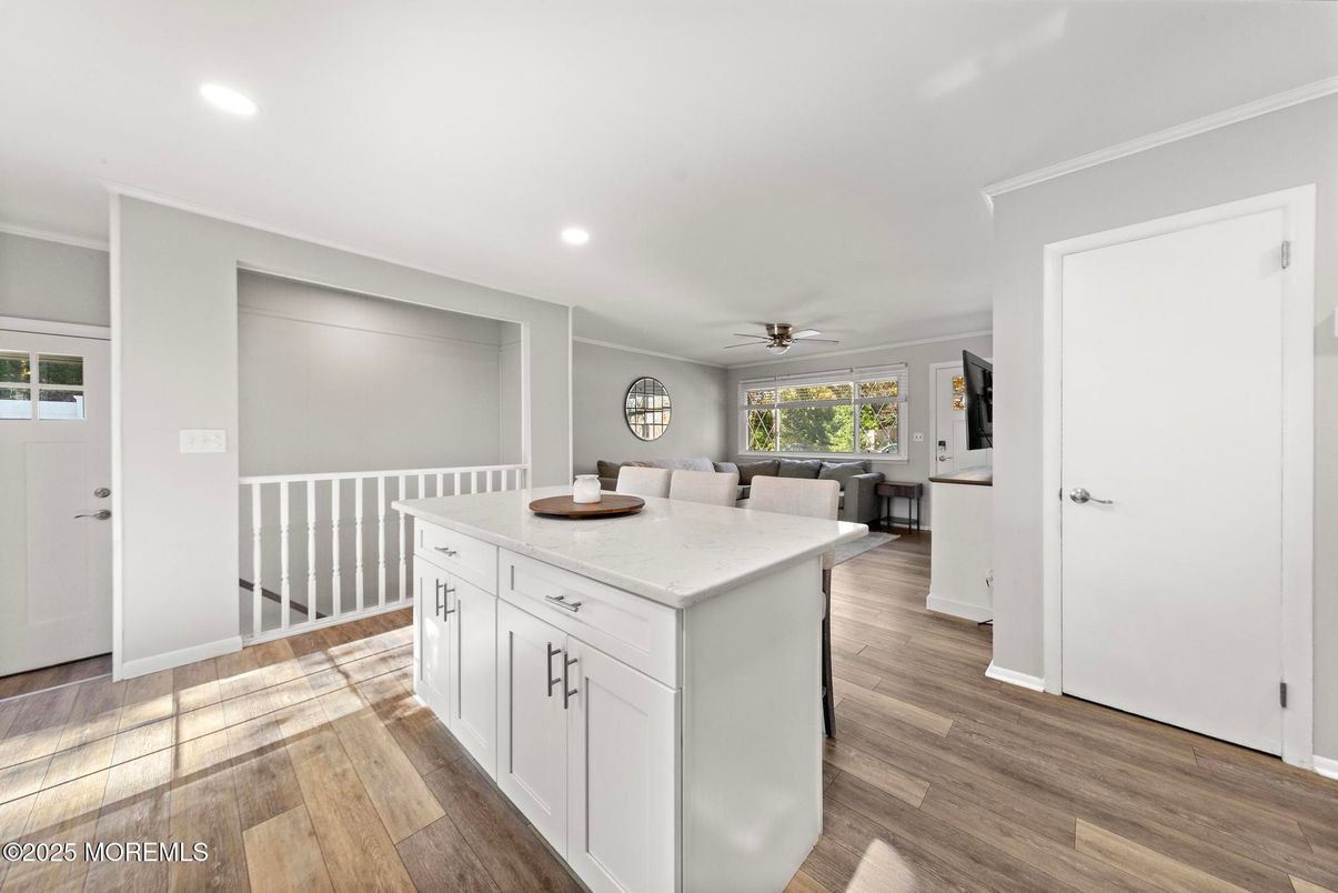 Interior, Recessed Lighting, Wood Texture Flooring