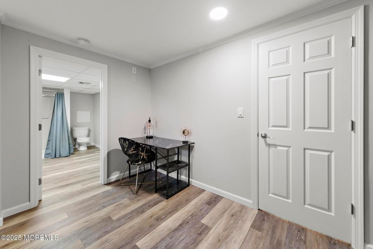 Bathroom, Interior, Recessed Lighting, Wood Texture Flooring