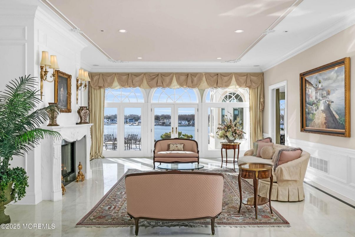 Fireplace, Interior, Living room, Recessed Lighting, Water