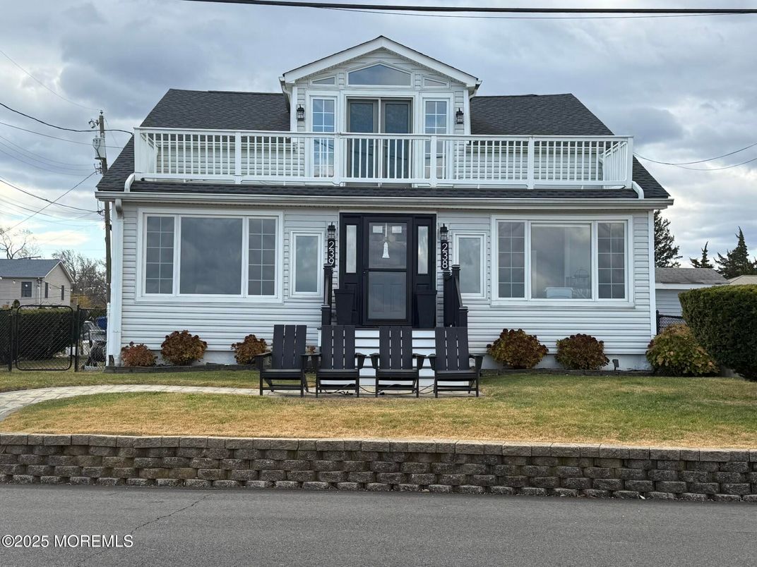 Exterior, Facade, Queen Anne Victorian