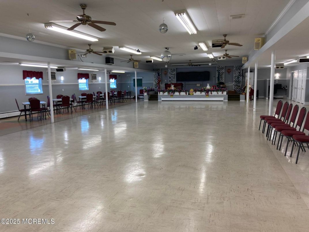 Dining room, Interior