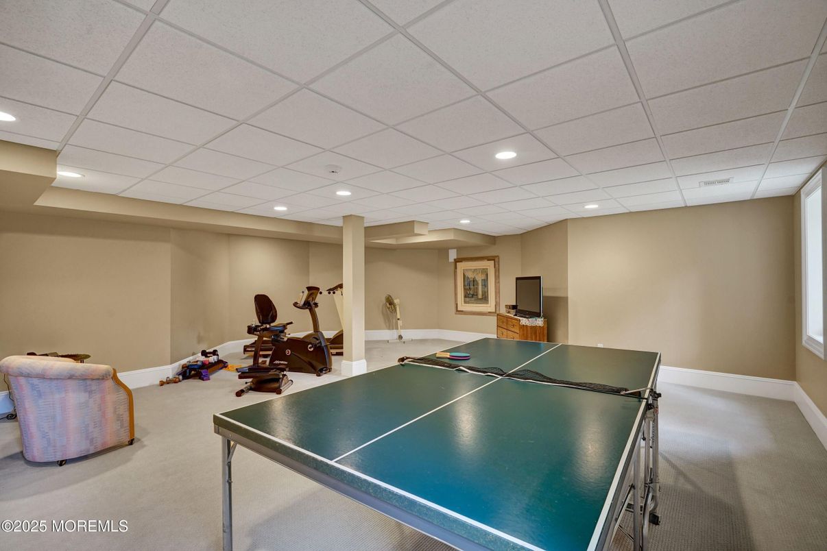 Game Room, Interior, Recessed Lighting