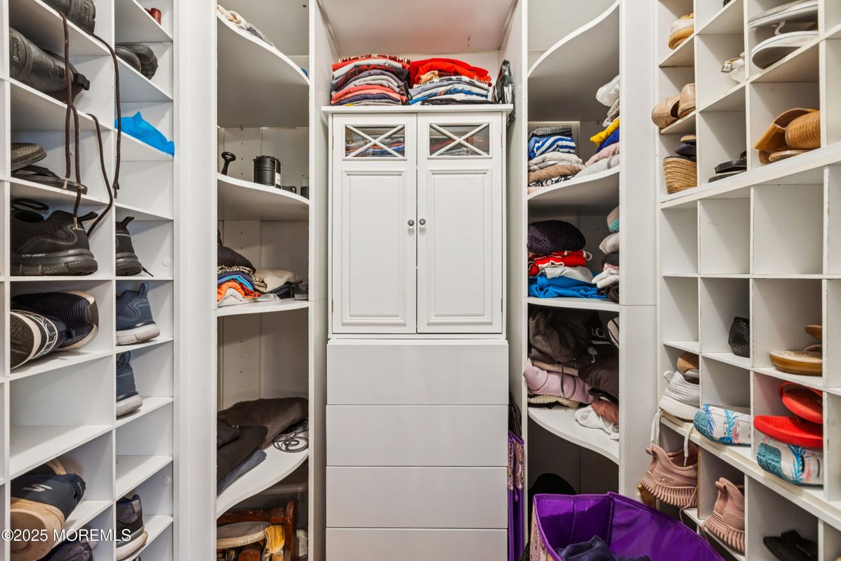 Interior, Walk-in Closets