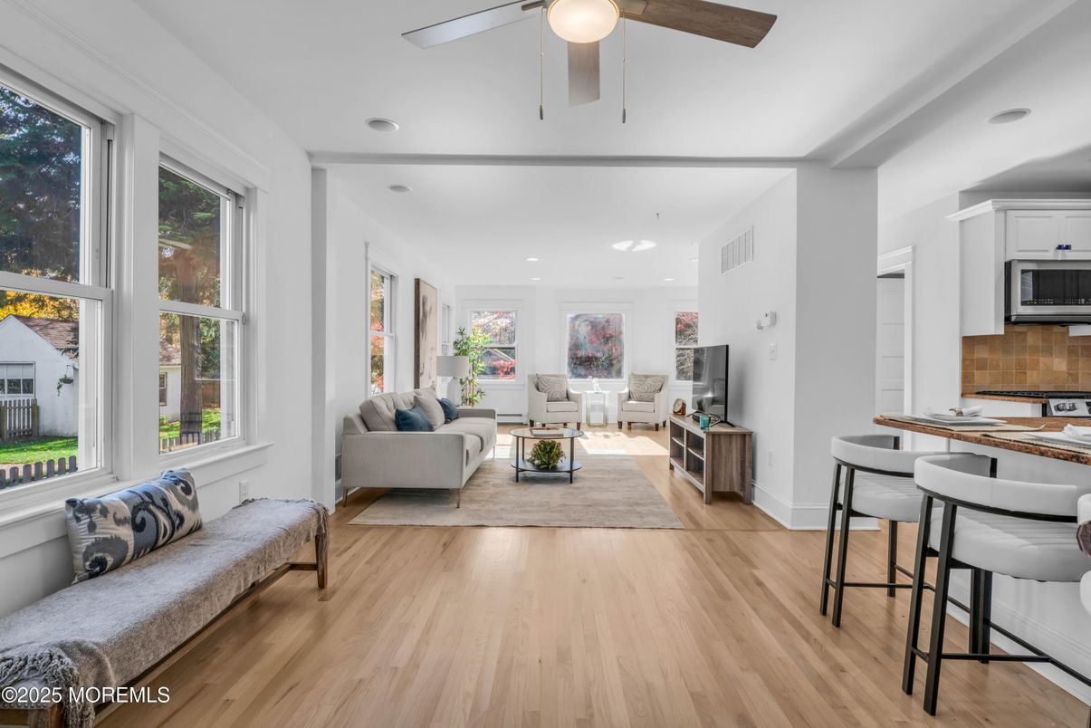 Interior, Kitchen, Living room, Recessed Lighting, Wood Texture Flooring