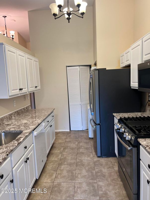 Chandelier, Interior, Kitchen