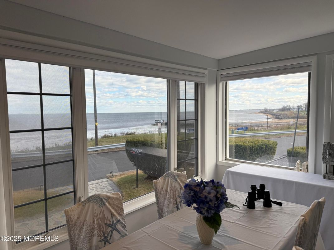 Dining room, Interior, Water