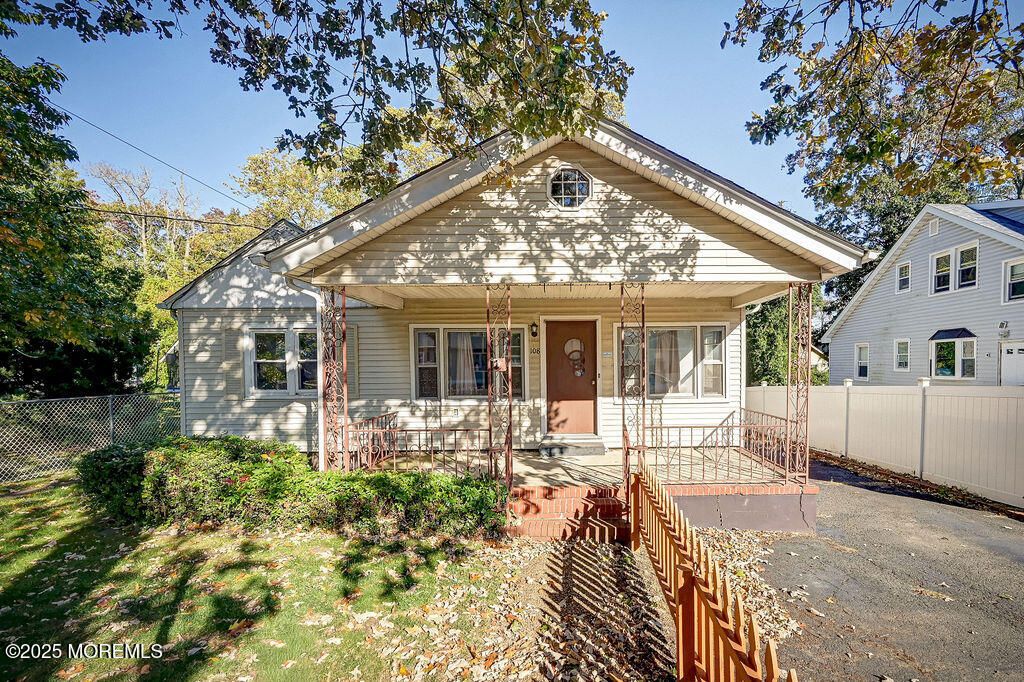 Exterior, Facade, American Craftsman