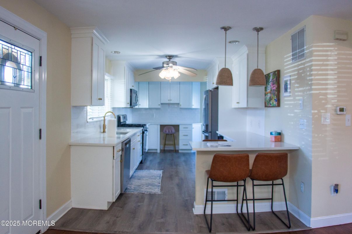 Interior, Kitchen, Pendant Lights, Wood Texture Flooring