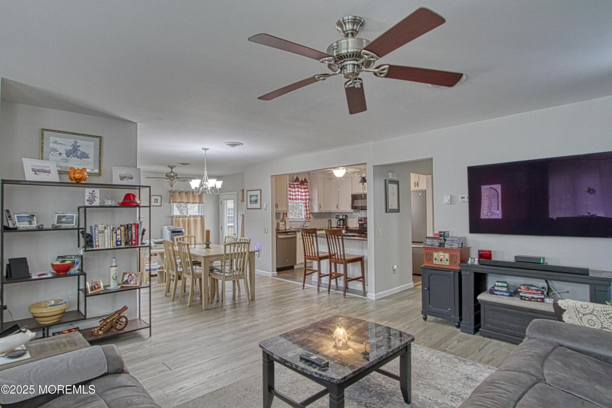Chandelier, Dining room, Interior, Kitchen, Living room, Wood Texture Flooring
