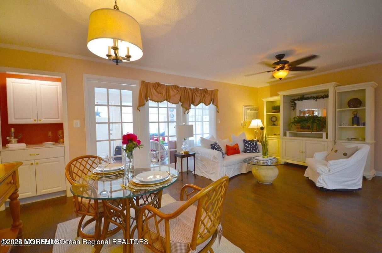 Dining room, Interior, Living room, Wood Texture Flooring