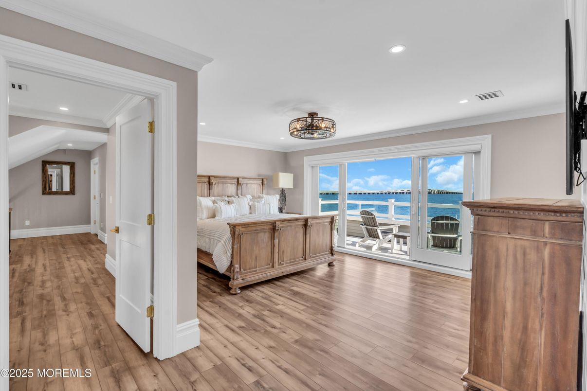 Bedroom, Interior, Recessed Lighting, Water, Wood Texture Flooring