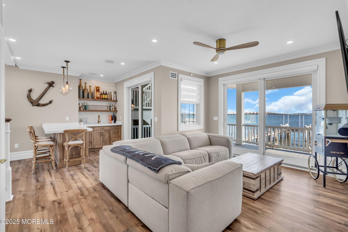 Dining room, Interior, Living room, Pendant Lights, Recessed Lighting, Water, Wood Texture Flooring
