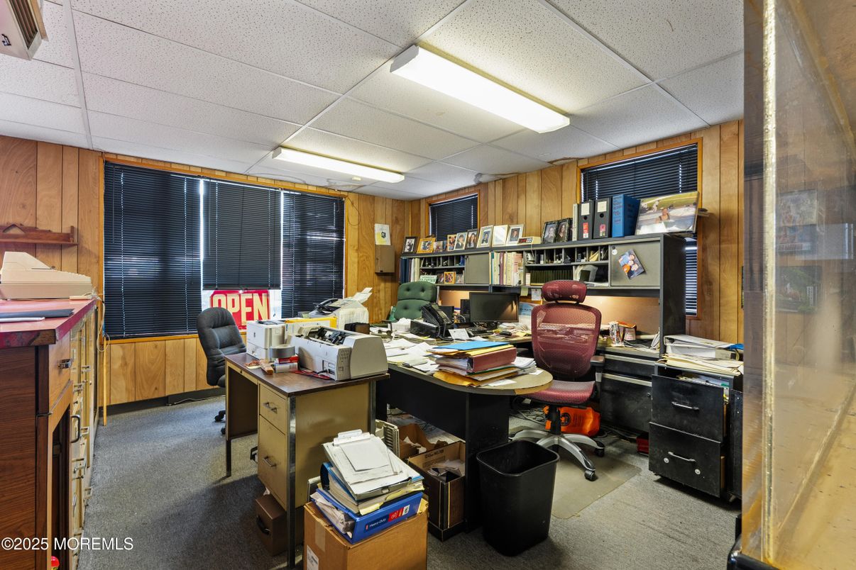 Home Office, Interior, Recessed Lighting, Wooden Walls