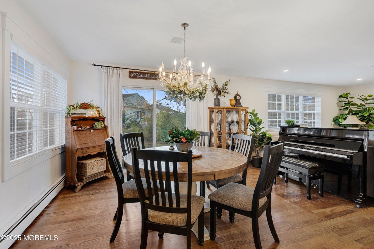 Chandelier, Dining room, Interior, Piano, Recessed Lighting, Wood Texture Flooring
