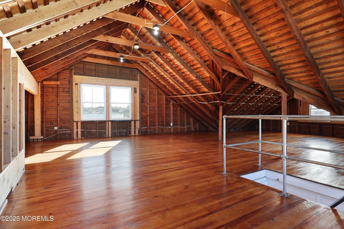 Empty room, Interior, Wooden Beams, Wooden Ceilings, Wood Texture Flooring, Wooden Walls