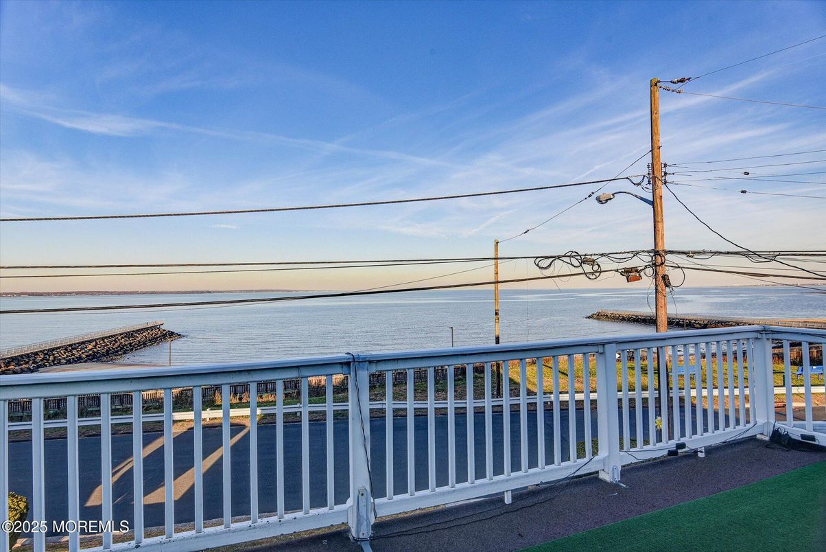 Exterior, Pool, Water