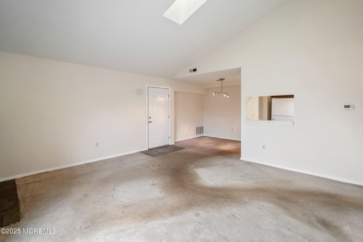 Empty room, Interior, Pendant Lights