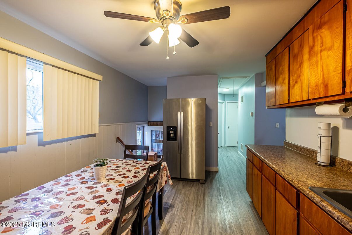 Dining room, Interior, Kitchen, Stainless Steel Appliances, Wood Texture Flooring