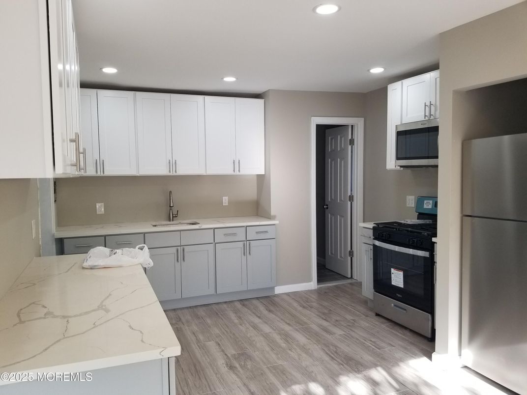 Interior, Kitchen, Recessed Lighting, Wood Texture Flooring