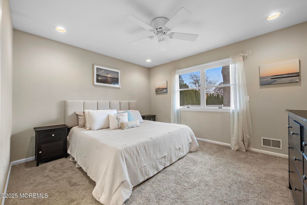 Bedroom, Interior, Recessed Lighting