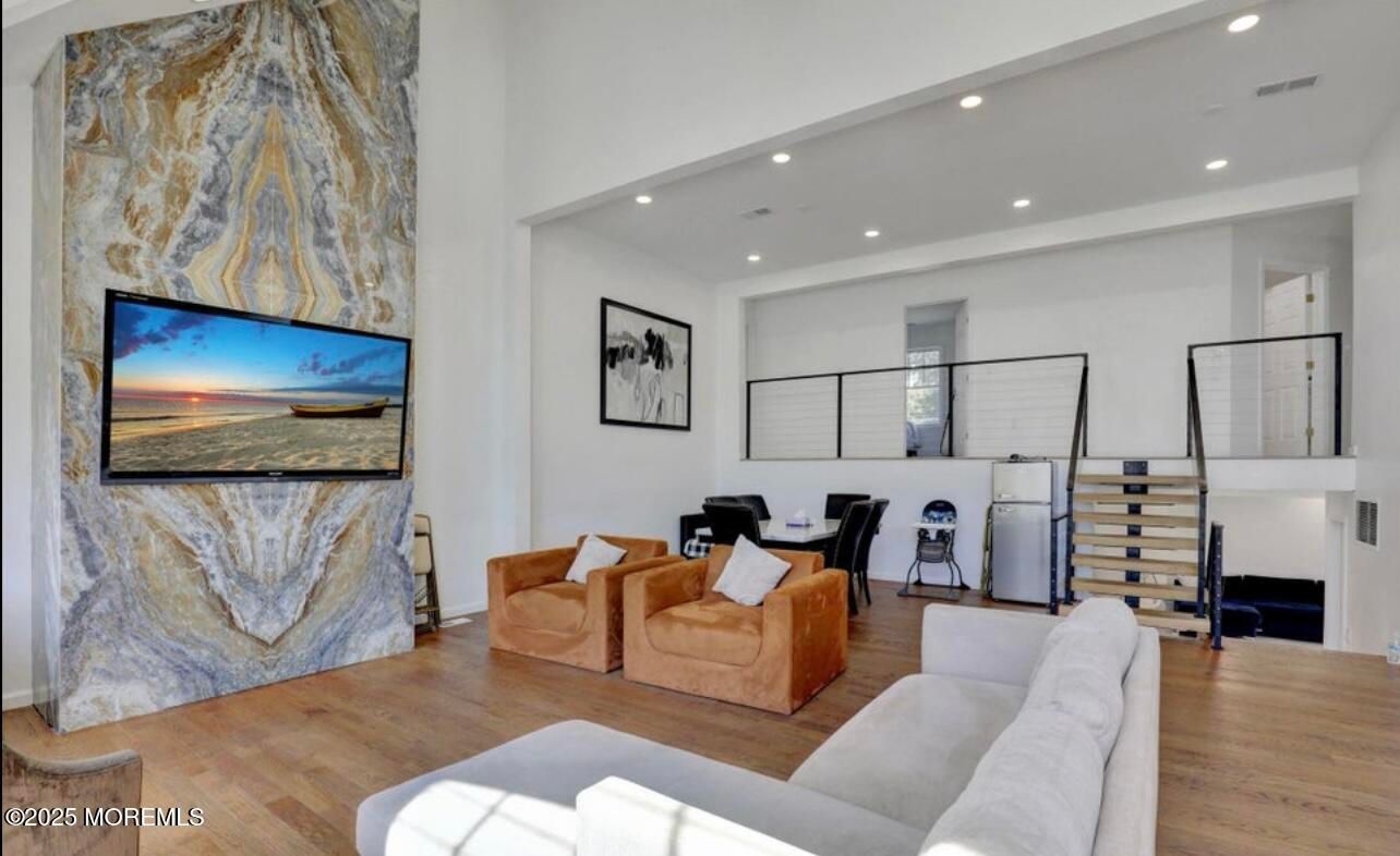 Home Office, Interior, Living room, Recessed Lighting, Wood Texture Flooring