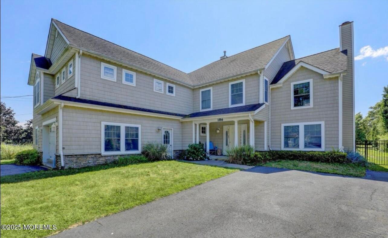 Attached, Exterior, Facade, Farmhouse