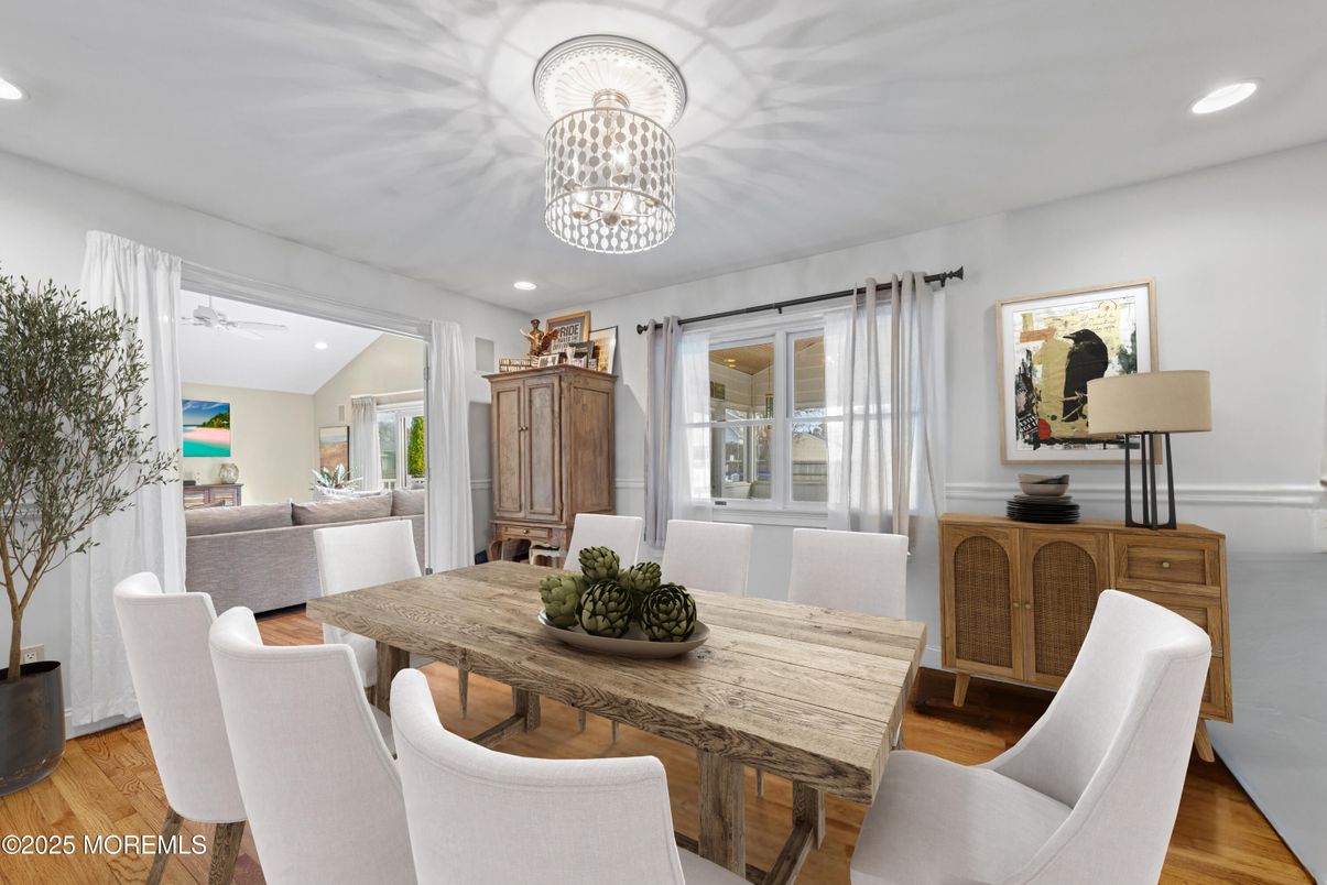 Chandelier, Dining room, Interior, Recessed Lighting, Wood Texture Flooring