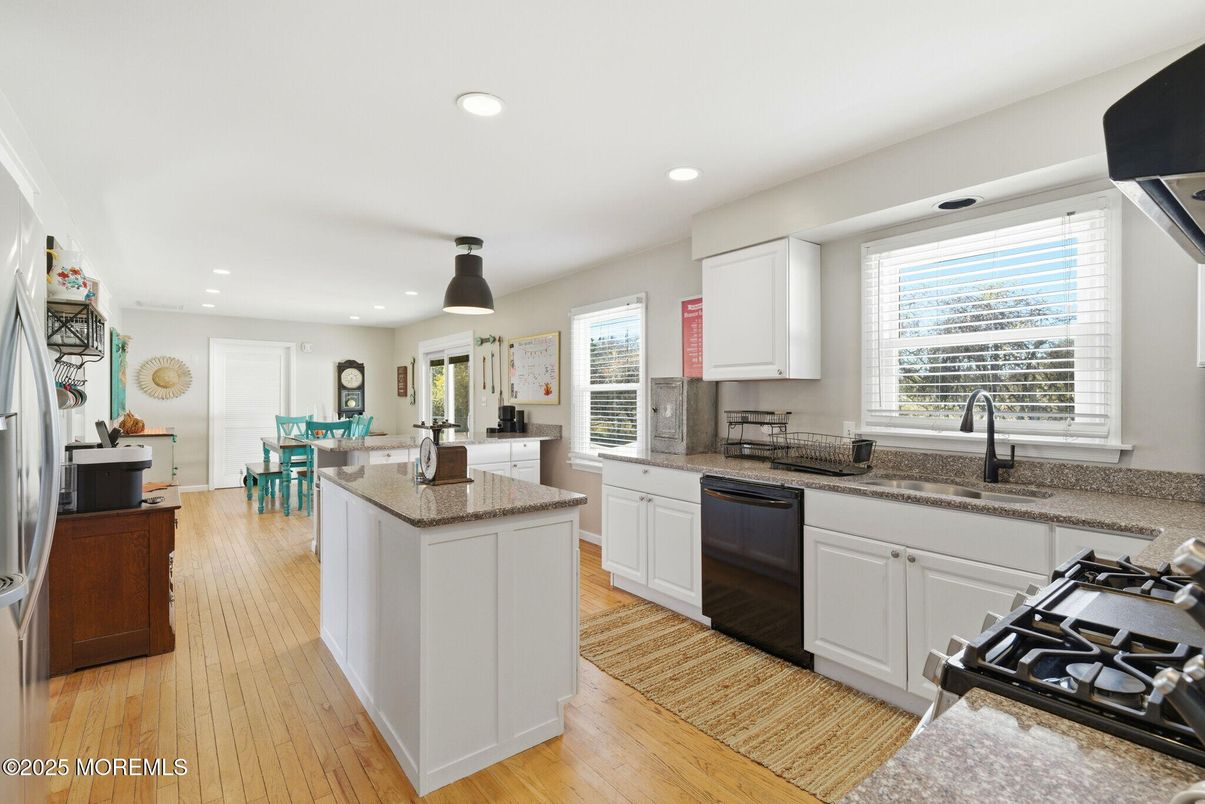 Dining room, Interior, Kitchen, Recessed Lighting, Wood Texture Flooring