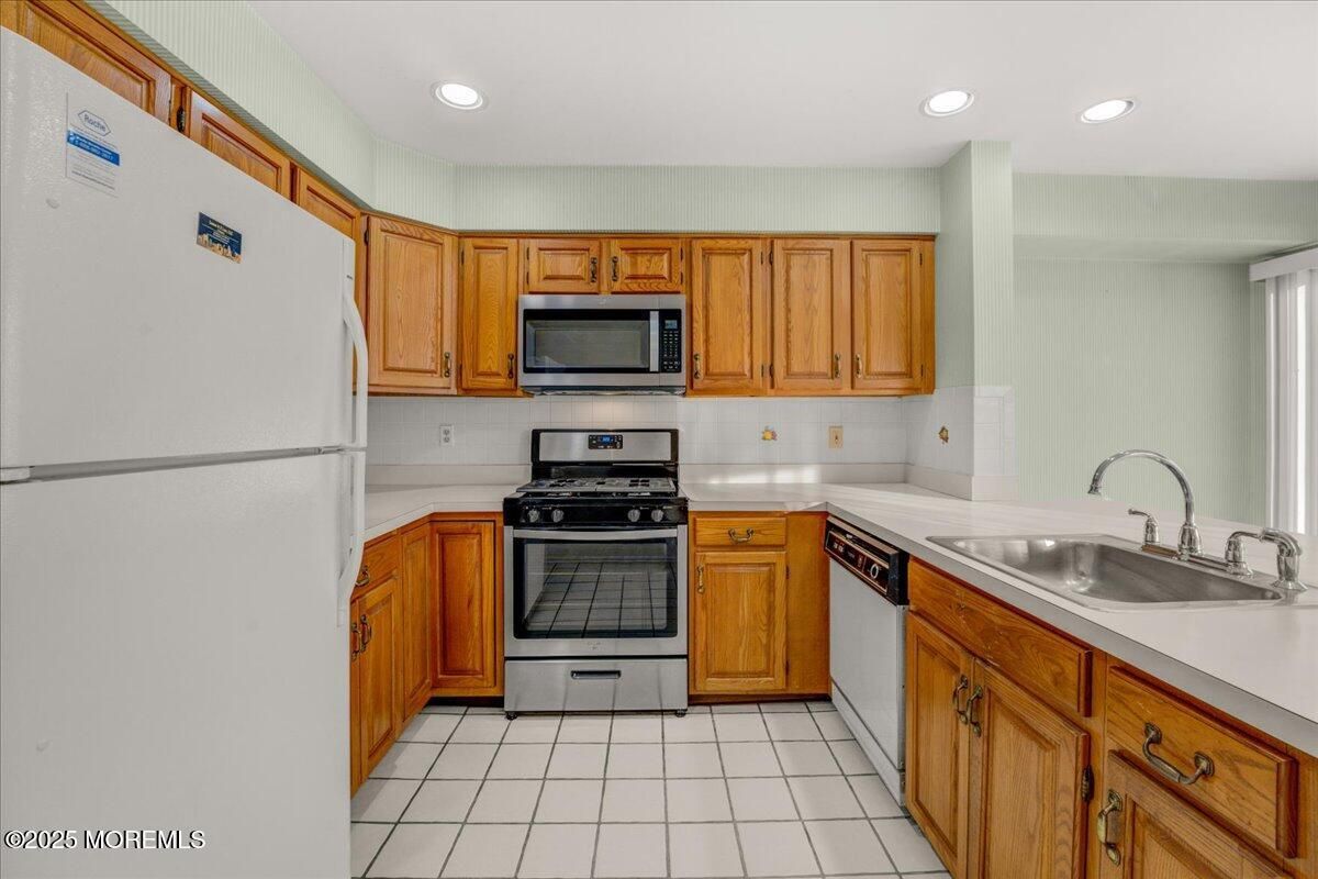 Interior, Kitchen, Recessed Lighting