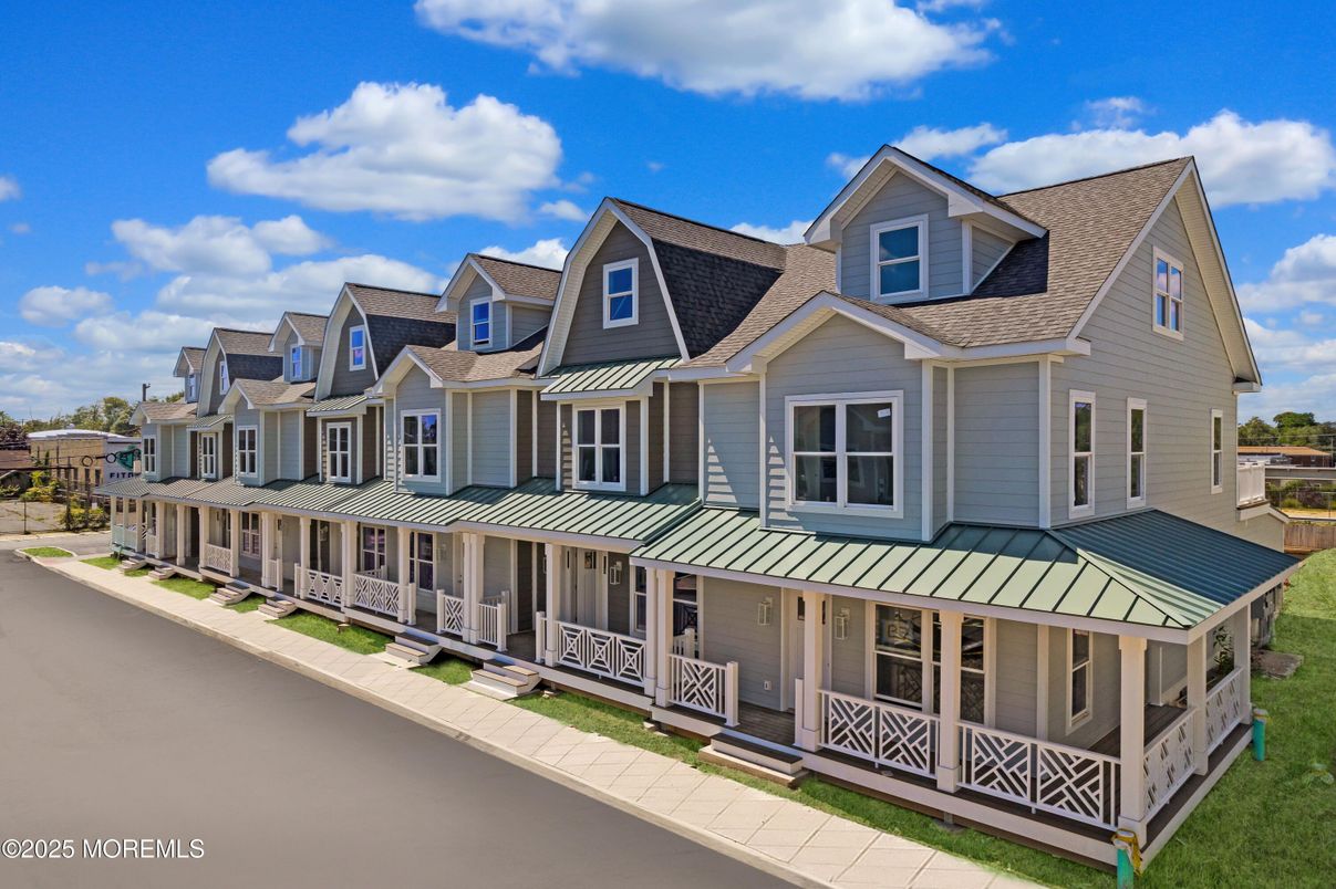 Exterior, Facade, Queen Anne Victorian