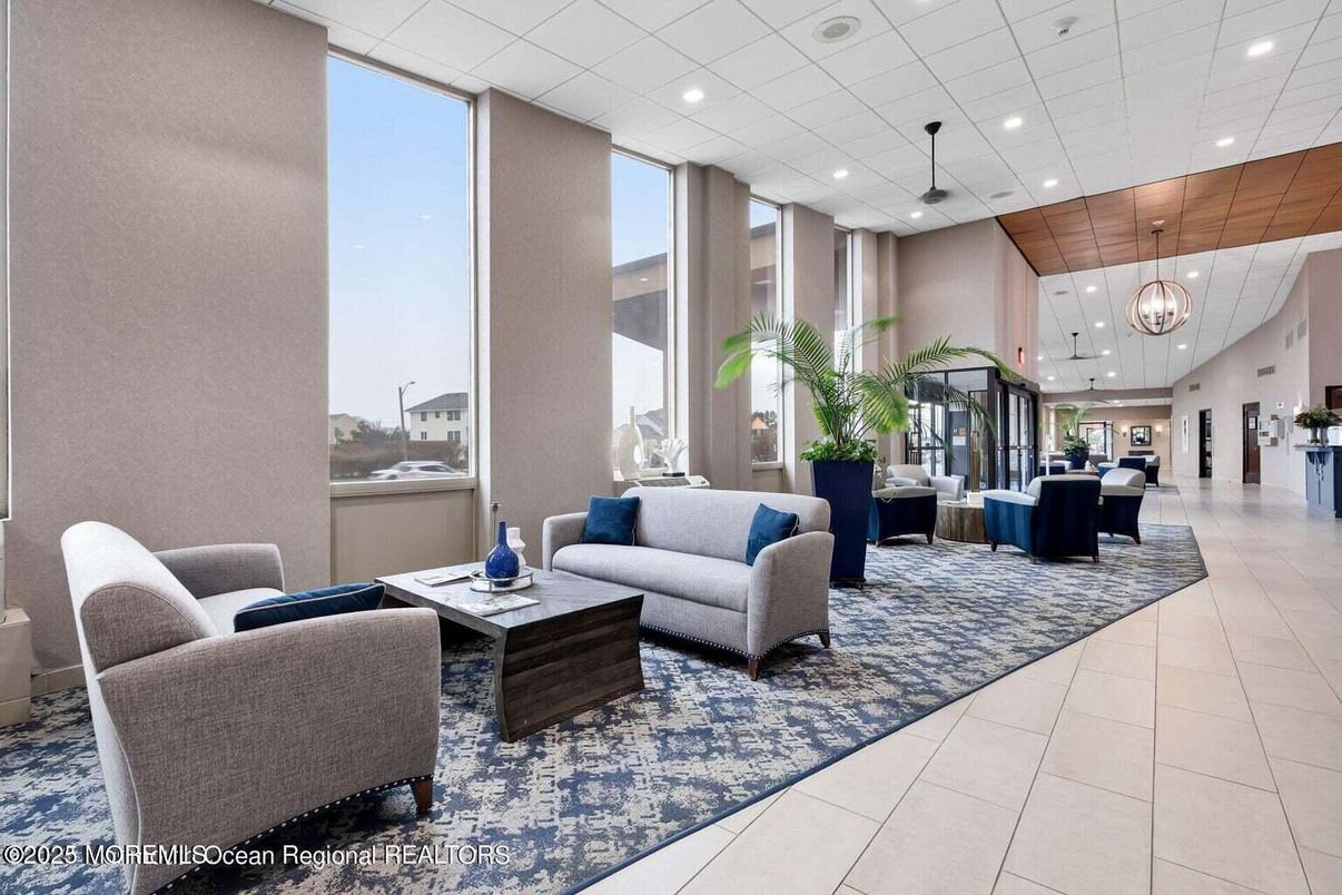 Interior, Living room, Pendant Lights, Recessed Lighting, Wooden Ceilings