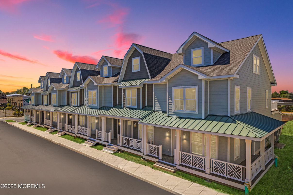Exterior, Facade, Queen Anne Victorian