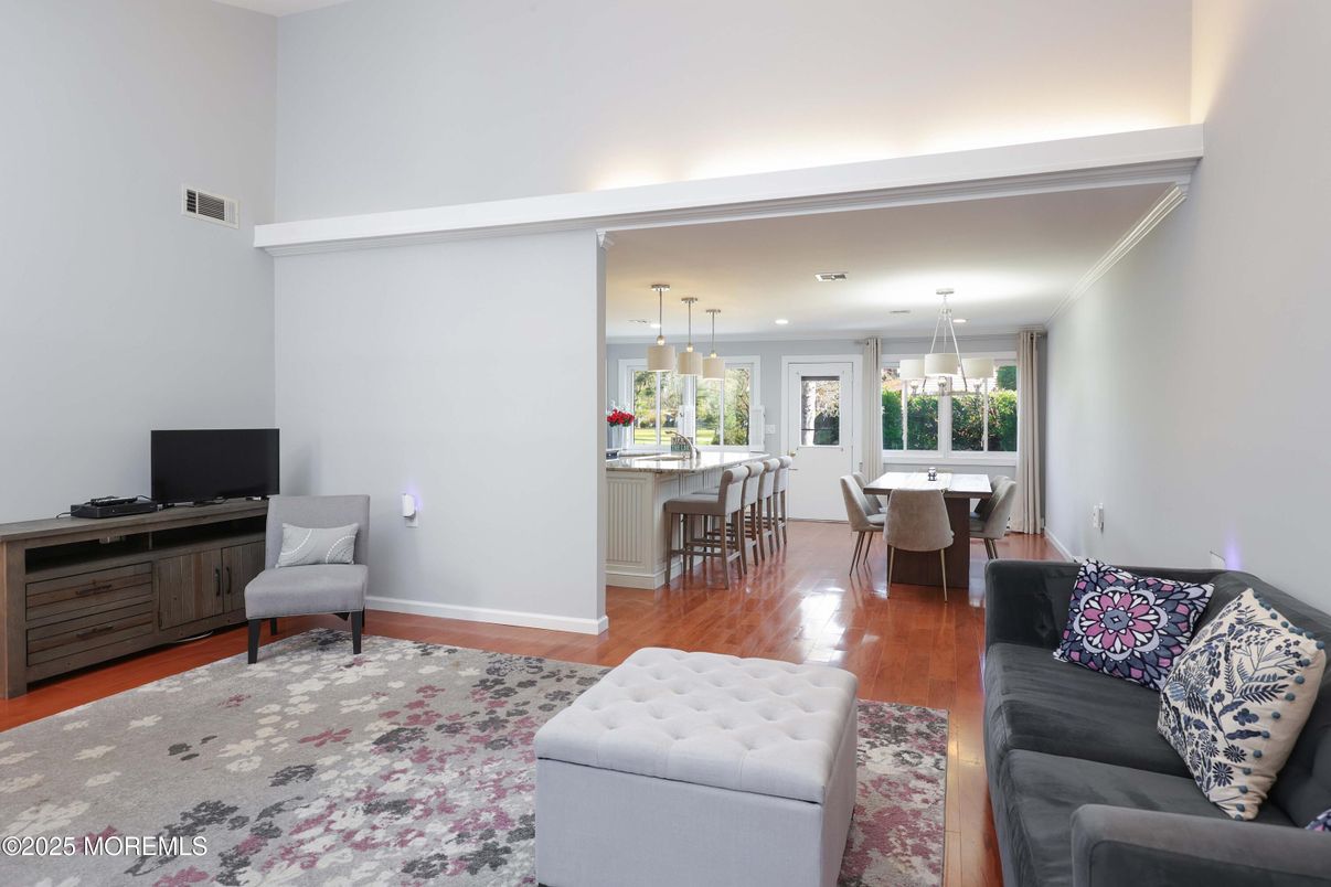 Dining room, Interior, Living room, Pendant Lights, Recessed Lighting, Wood Texture Flooring