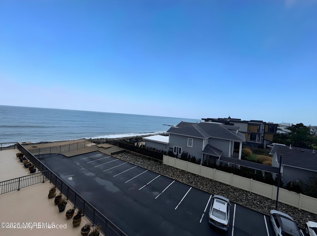 Exterior, Pool, Water