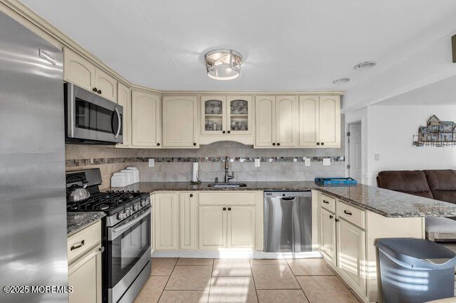 Interior, Kitchen, Stainless Steel Appliances